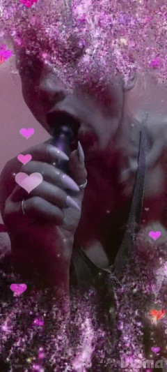 Laratransexualbarcel: Sehr sexy blondine spielt