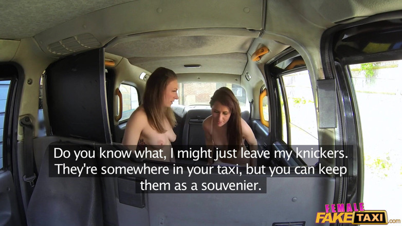 Female Fake Taxi: Taxi fals feminin - sesiune de lins de pizdă lesbiană stripper în...