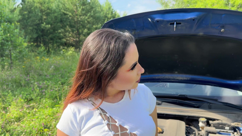 Nka Legran: Jag bad slynan hjälpa till att fixa bilen, men hon...