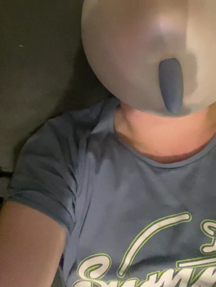 ButHoleDildoLover: 我的第一次呼吸体验 第1部分