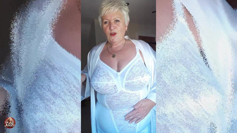 Uk Joolz: Você gostaria que eu atendesse a porta para você vestido...