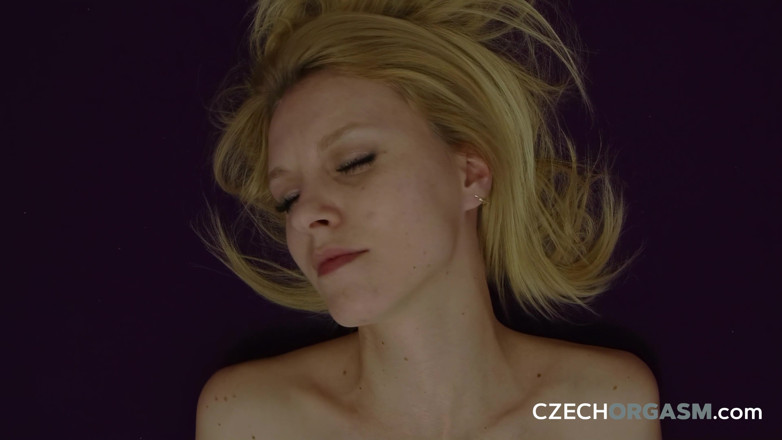 Czech Orgasm: Český orgasmus 91: velké rty, velký klitoris - touží po celé akci