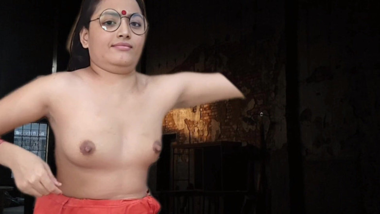 Khushboobhabi: O solitário Bhabhi na vila criou a atmosfera à noite