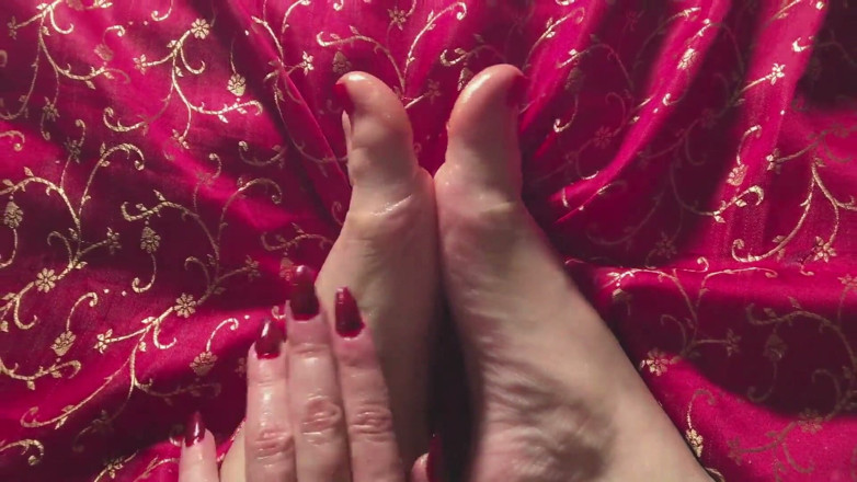 Mistress Hotwife Venus: Kaki, fetish kaki, footjob dengan dildo, kuku jari kaki merah...