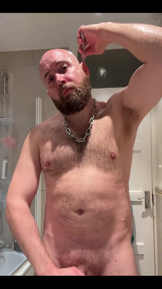 joeydphoenix: Užila jsem si, jak si holím hlavu!