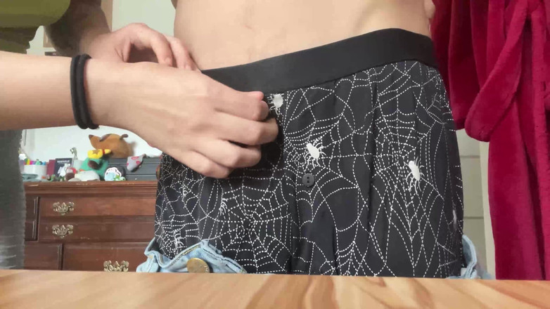 lilredvelvettt: 巨人惩罚小男人