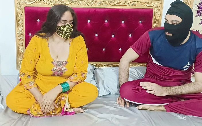 Raju Indian porn: Une bhabhi indienne romantique se fait baiser par son devar...