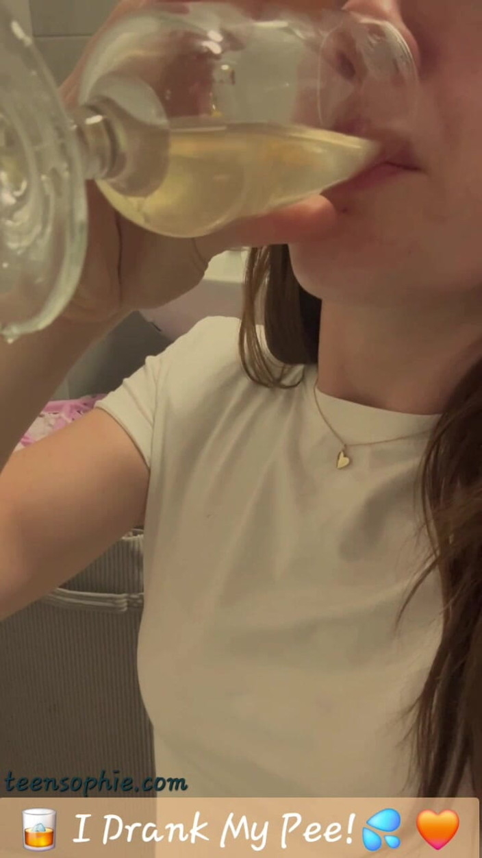 Teen Sophie: Ich habe meine pisse geschluckt!