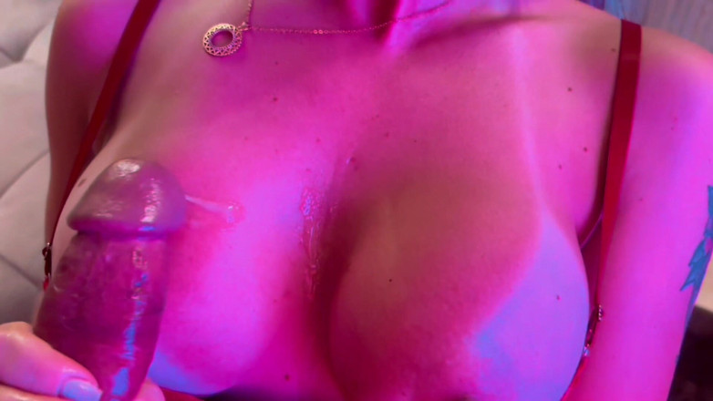 Lil Daffy: 大精液，大奶子和大鸡巴