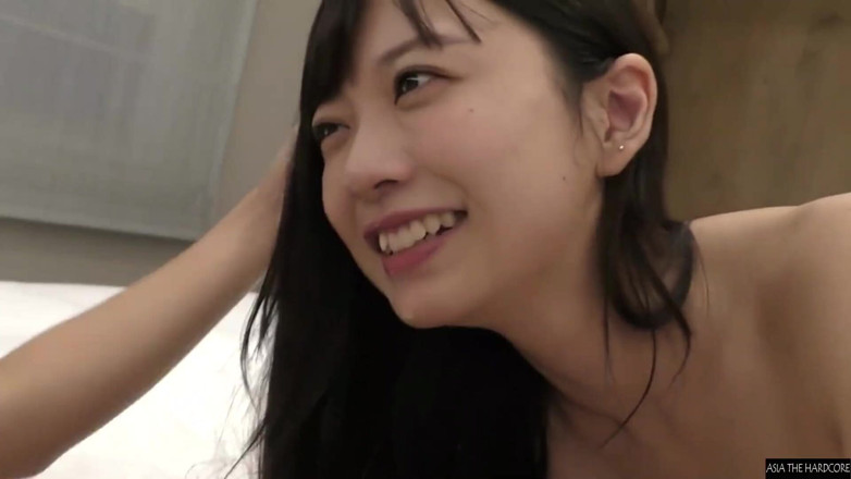 Asian happy ending: Oči na kameru