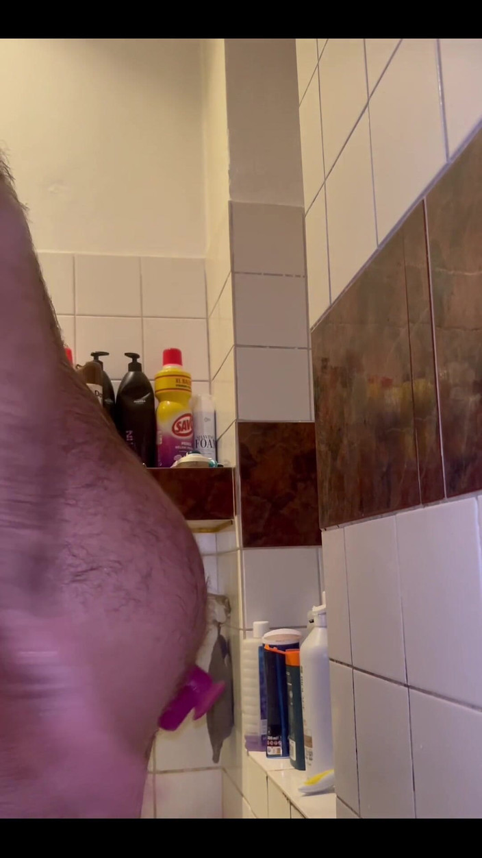 BearSmallCZ: Siapa yang mau mengganti dildo itu?