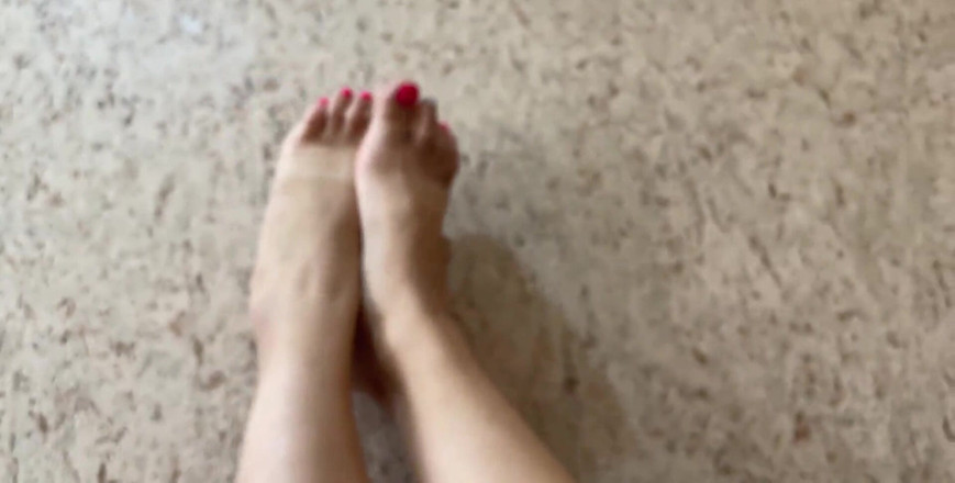 Lux Eva: Fétichisme des pieds avec maild peint