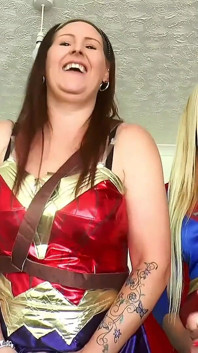 Superheroines straffar dig med sina futa