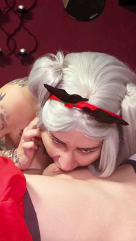 Reindeer Cosplayer Came Early for Her Christmas Blowjobs