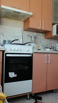 Sexy mamá desnuda en la cocina, coño peludo latina, tetas grandes, gran culo