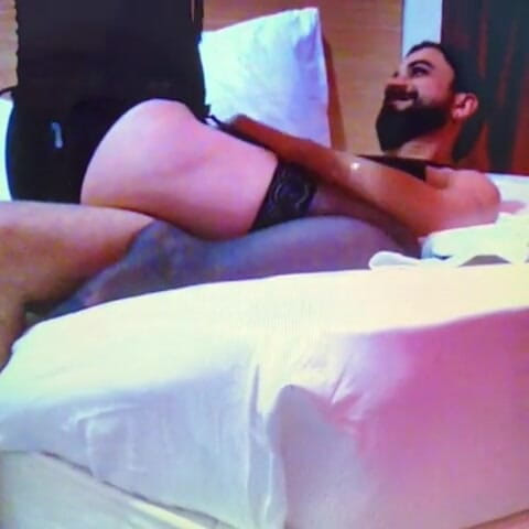 Mudur_bey35: Nếu chồng tôi nghe thấy, anh ấy sẽ đụ cả hai chúng...