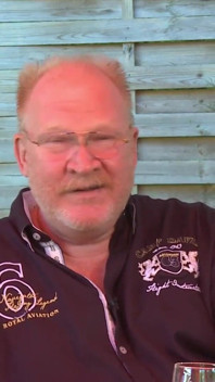 Geile rijpe vrouw neukt in een orgie