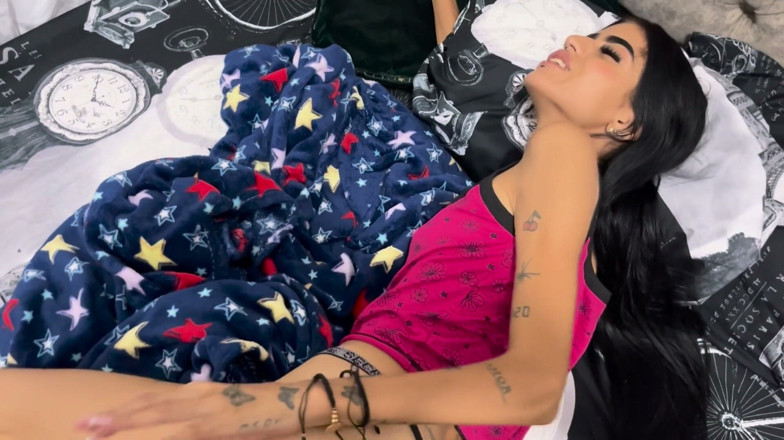 Saritta Hott: 化妆出去，但我得到了一个性感的操逼