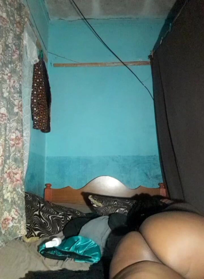 Mahali: Beritahu saya berapa banyak awak suka buah dada besar dan...