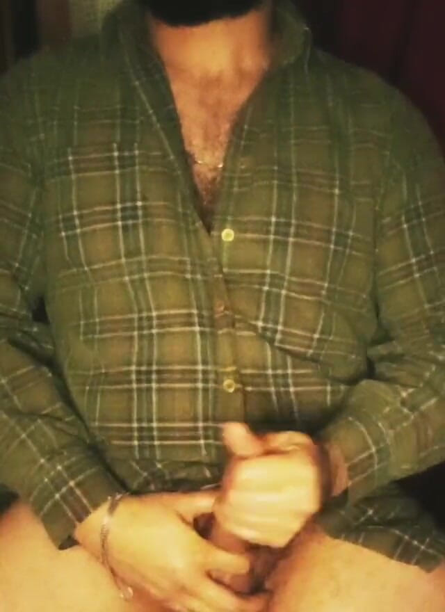 beardvibe92: Bearded Man, detik sengit