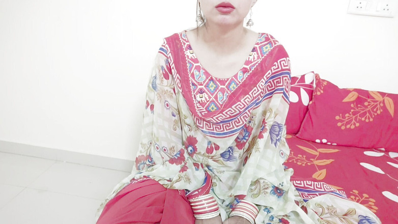 Saarabhabhi6: Kakak tiri mengoda dan ngentot romantis sama cowok india