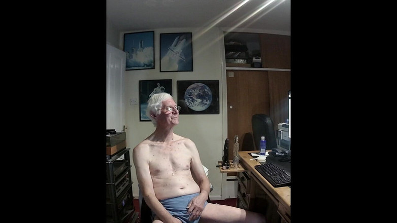 bigears: Slow Strip,chat and Edging