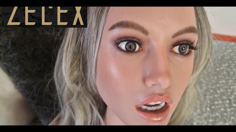 Nicoletta Embassi: Italská milfka vám představí svou novou přítelkyni panenku Zelex pro...