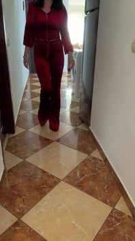 Red Velvet Fart Queen