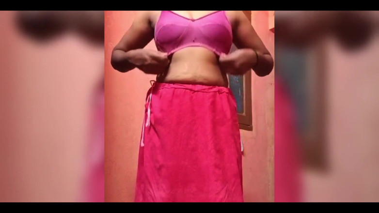 Ammukutty88: アム、入浴後 ドレスを着替えて