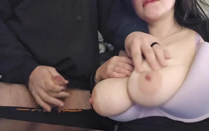 LEXI AND DAN: Guarda quanto sono morbide le mie grandi tette naturali