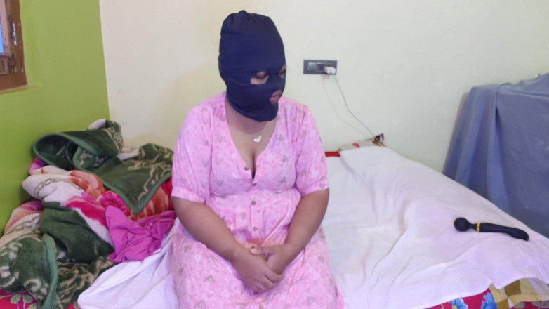 Hotty Mona: Moje nevlastní sestra mě přesvědčí, abych ji nechal jít na...