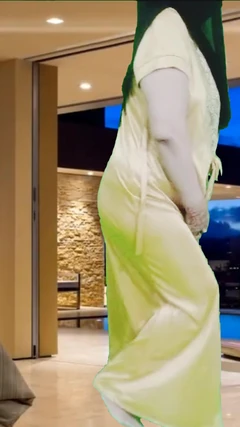 热辣的阿拉伯妻子女孩抚摸阴户德西大胸部视频 na