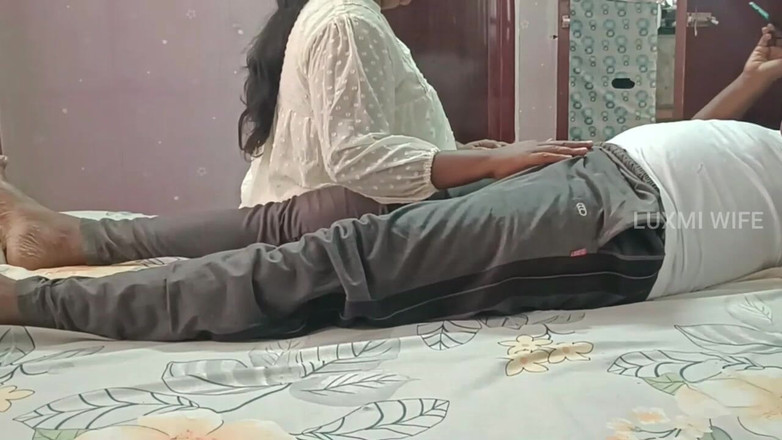 Luxmi Wife: Evli kadın üvey erkek kardeşini mastürbasyon yaparken yakaladı -1