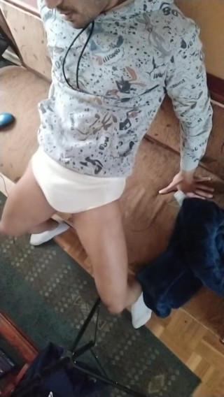 trebol_Jess: Latino Makes Sensual Movements to The Camera and Masturbates