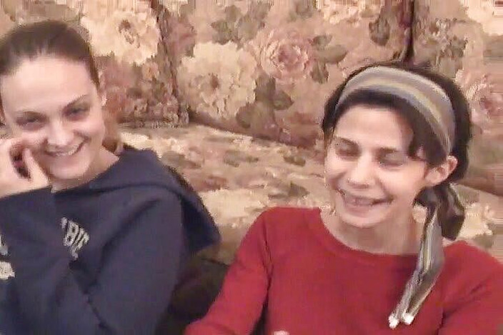 Radical Lesbian: Casting děvky lízají kundičky v poloze 69