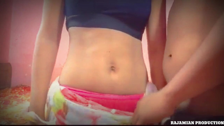 Raja Mian Production: 그녀의 집에서 섹스할려고 Giglo Boy라고 불리는 Tigny 섹시한 소녀