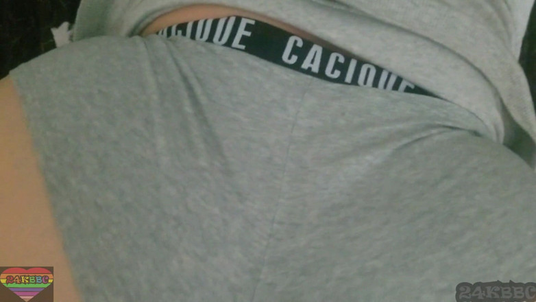 24KBBC: Haciendo que mi vecina grandota empape sus bragas