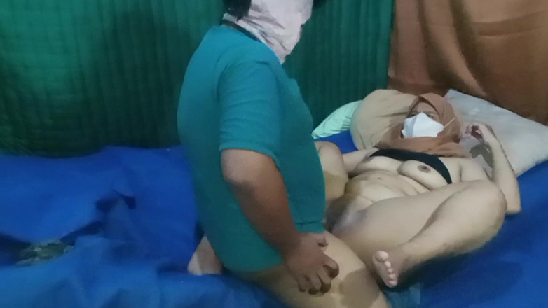 Babang endut: Трах і облизування індонезійської пизди мамки