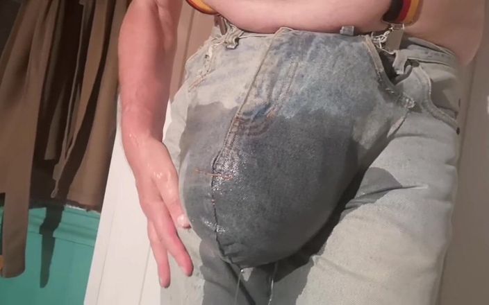 Monster meat studio: Hayran Joshua kot pantolonuma işiyor