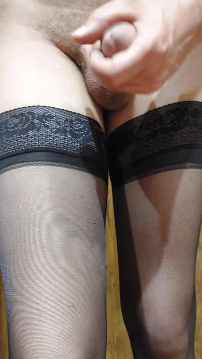 Mento: Handjob at the Bottom of the Thigh