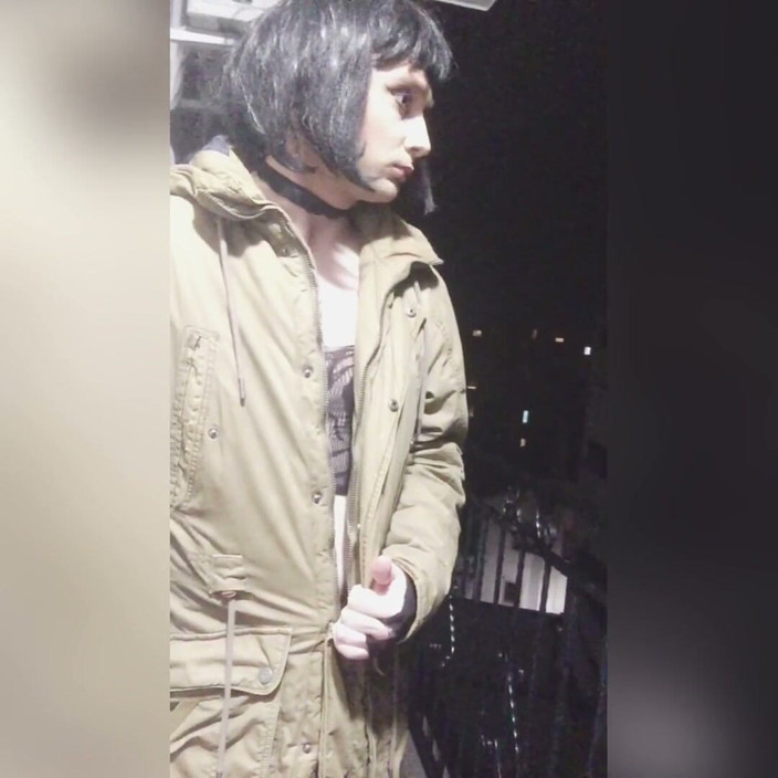 Sissyvalerie69: 第一次在我的阳台上闪烁