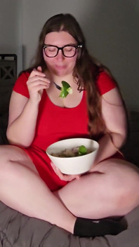 Asmr enorme insalata mukbang: bbw crunching e gulping