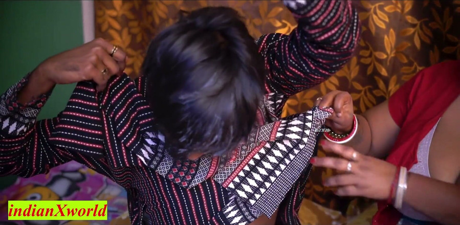 Indian Xshot: Hintli Ba Paslı Yeni Ateşli Üvey Anne Alıyor! İnanılmaz Seks