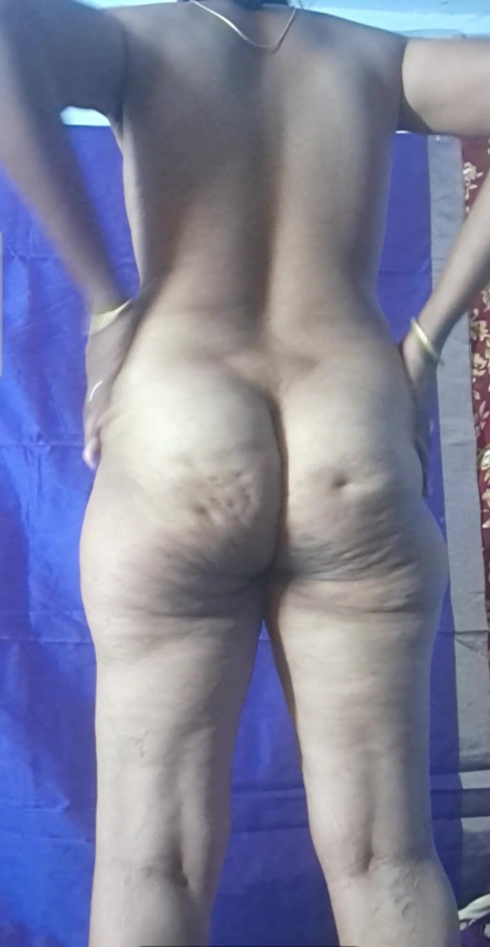 Jayaselvi: Hintli tamil köyü teyze tam vücut çıplak görüntülü görüşme