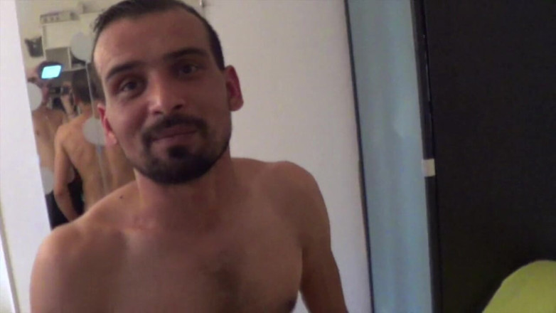 Gaybareback: Kosmin zerżnął na oklep przez prostego araba dla swojej przyjemności