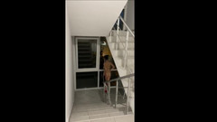 Za Za: Zaza Striptýz před oknem