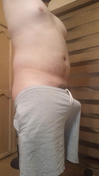 Himbo_Fox: Beefy Stud Goes Commando and Shows off