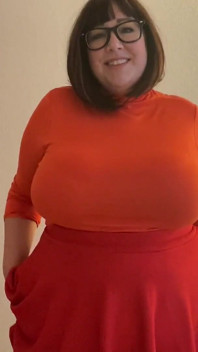 Velma adalah jalang untuk jirannya