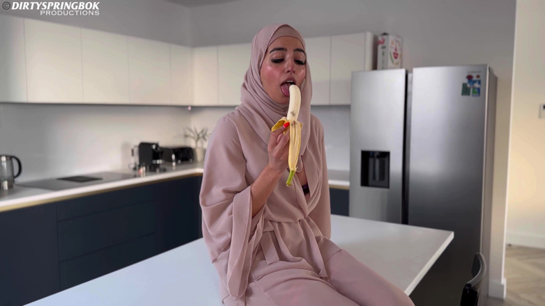 Aaliyah Yasin: Hungry Muslim Girl Breaks Her Fast with BBC