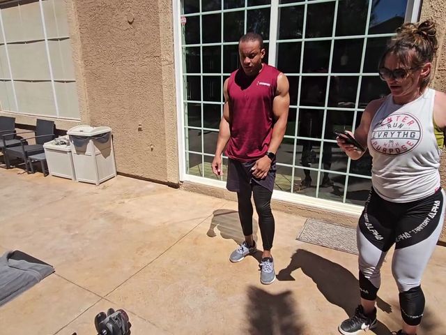 Sweaty Sunday Sessions (Simone Steele)